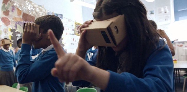 google cardboard scuola 2929111600000578-3101600-image-a-5_1432852979946
