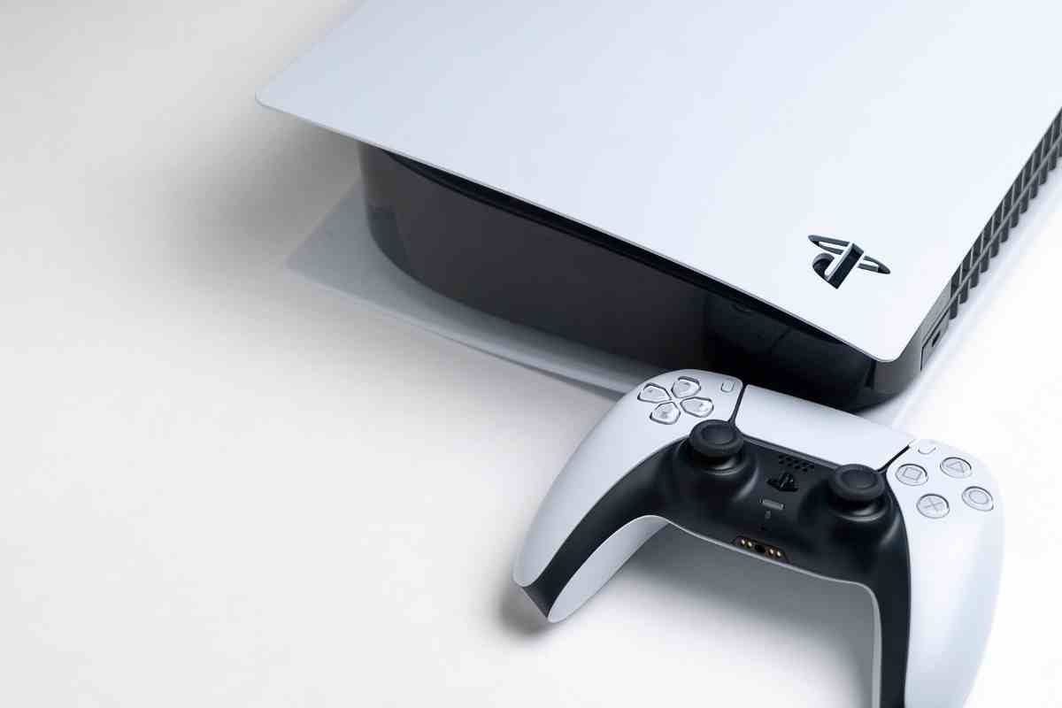 PS5 console e pad